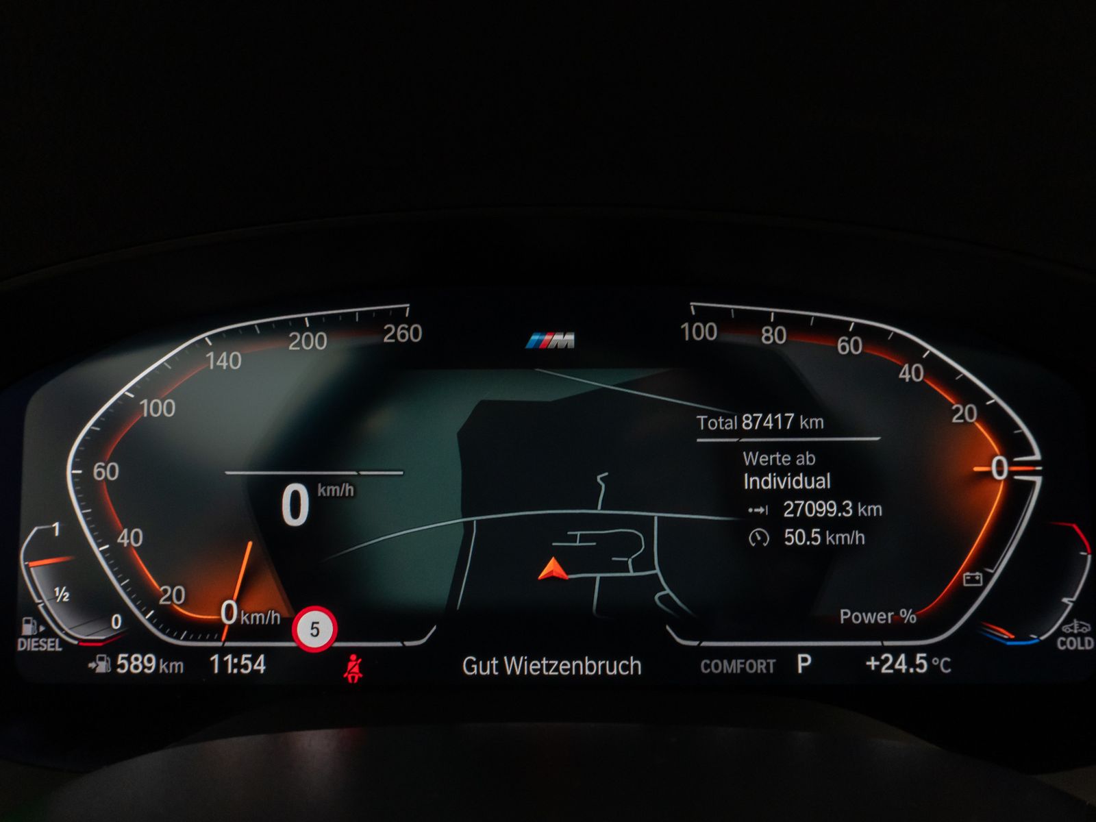 Fahrzeugabbildung BMW 530d xD M Sport Individual Panorama HUD 20Zoll