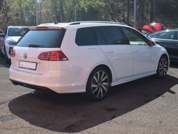 Volkswagen Golf - 6