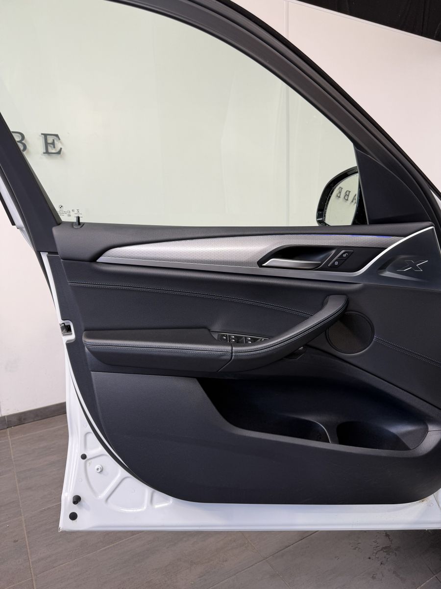 Fahrzeugabbildung BMW X3 xDrive20d M-Sport Aut. NAV+LED+PANO+20ZO+EU6