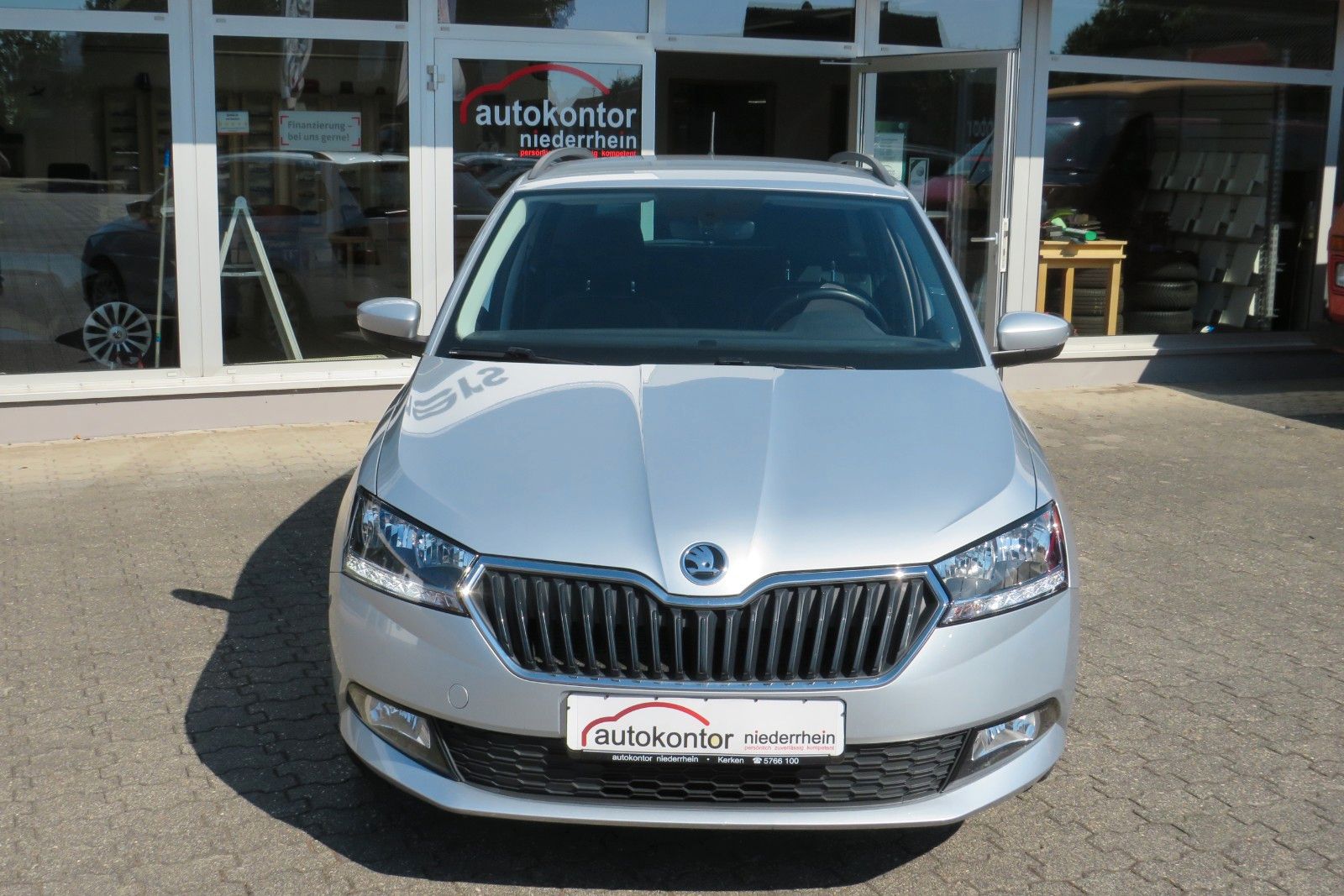 Fahrzeugabbildung SKODA Fabia Combi Ambition PDC NAVI APP SITZH. 1.HD