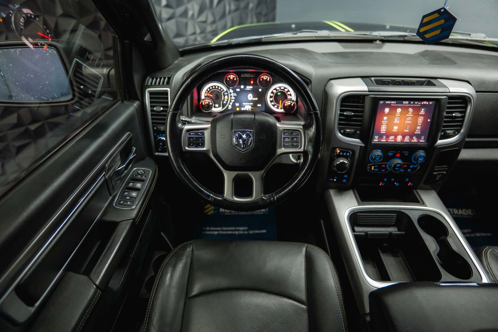 Fahrzeugabbildung Dodge RAM 5.7 V8 HEMI 4x4 Sport OFFROAD Night WARLOCK