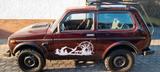 Lada Niva 1.7i - Lada Niva mit Benzin-Antrieb: Allradantrieb, Geländewagen, 1.7