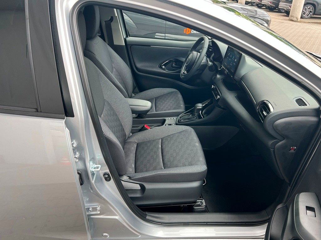 Fahrzeugabbildung Toyota Yaris Hybrid 1.5 Teamplayer Safety +Comfortpaket