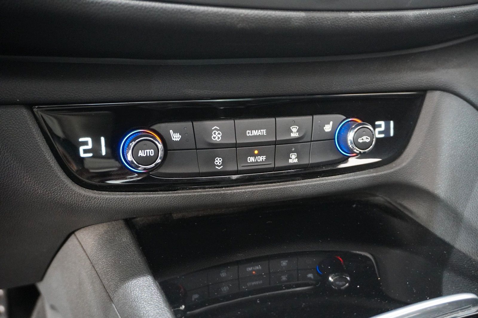 Fahrzeugabbildung Opel Insignia B GS 2.0D INNOV. NAVI/KAMERA/PANO./AHK