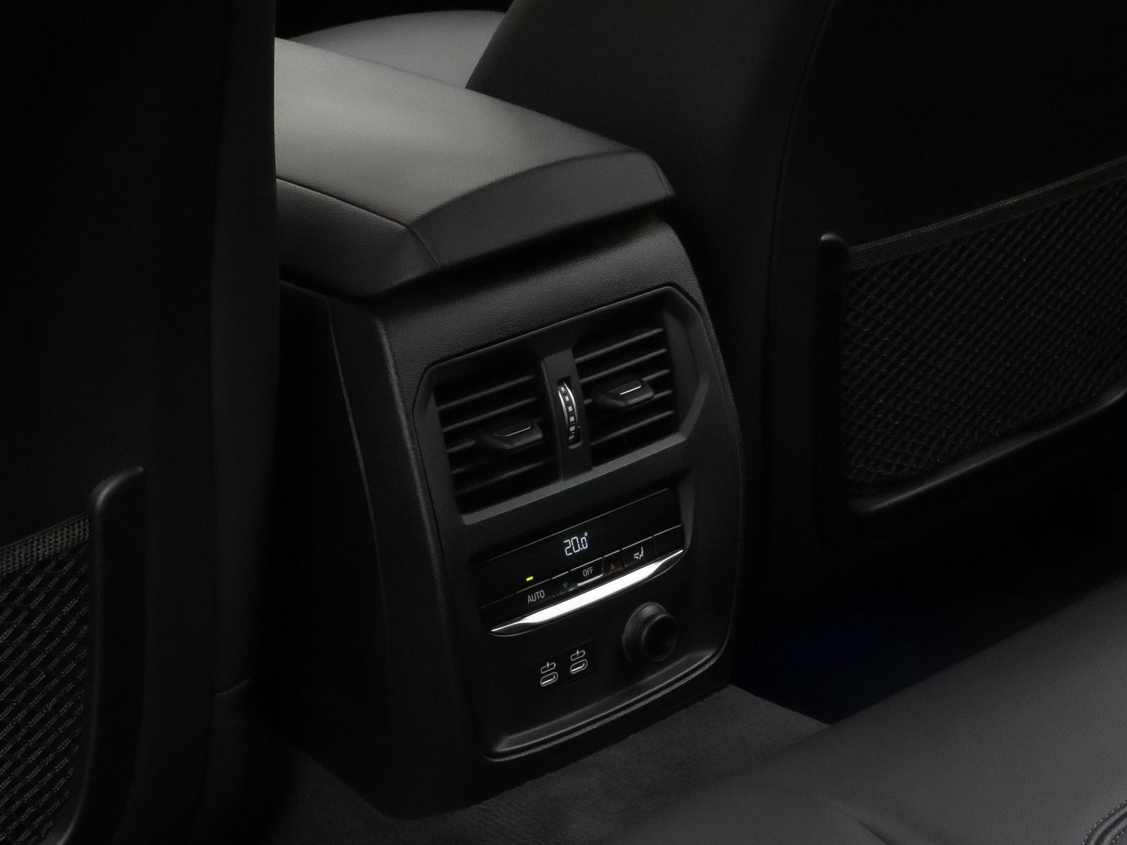 Fahrzeugabbildung BMW 330d M Sport HiFi Lenkradheiz AHK Komfort 18Zoll