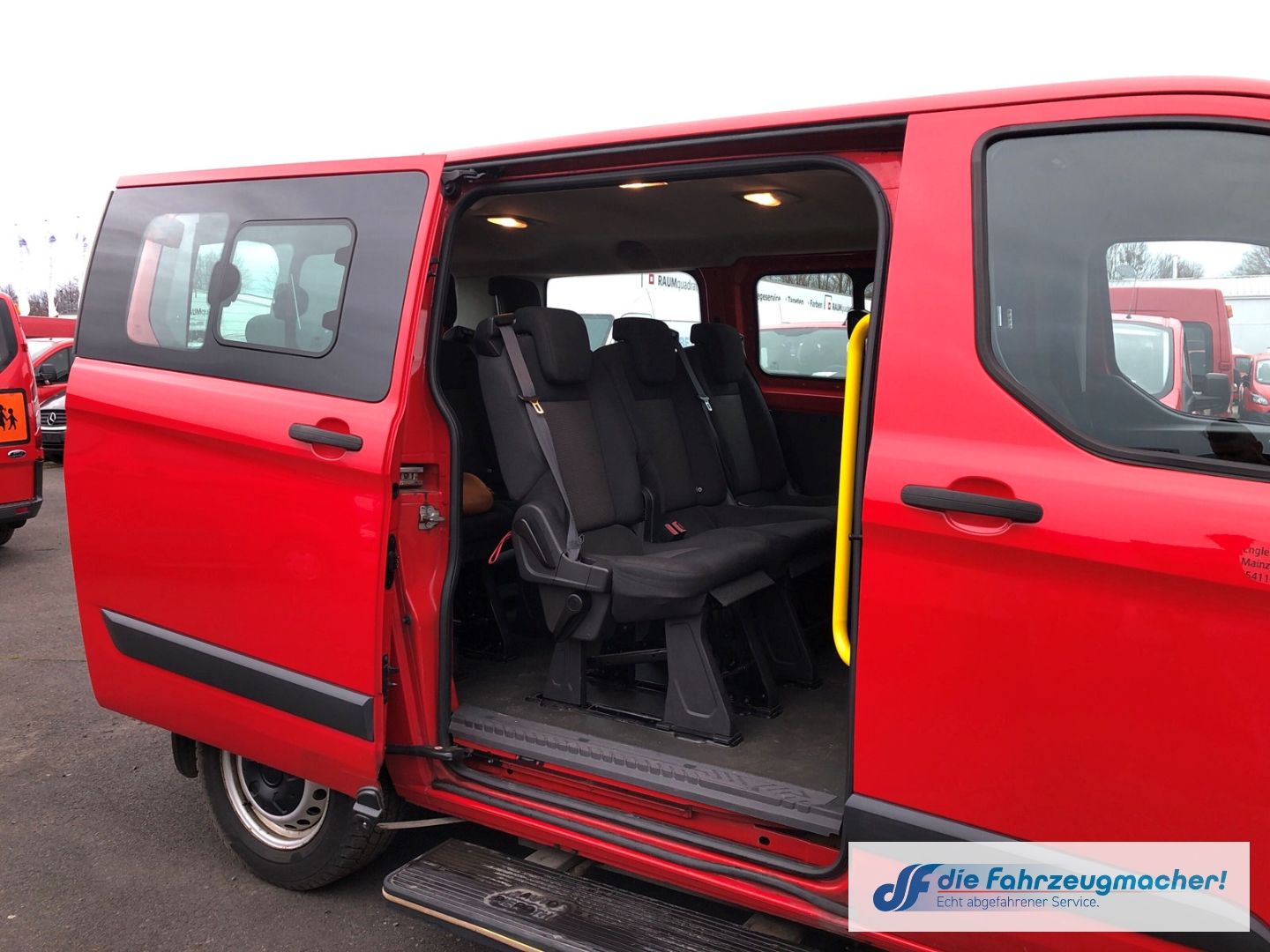 Fahrzeugabbildung Ford Transit Custom Kombi 300 L1 2.2 TDCi *2190