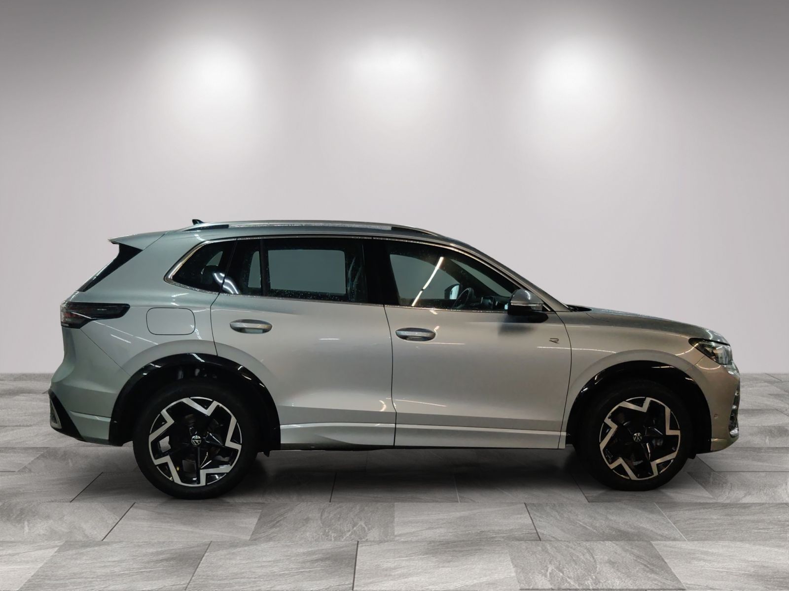Volkswagen Tiguan R-Line 2.0 TDI AHK Matrix Standhz 09.30Ga foto 5
