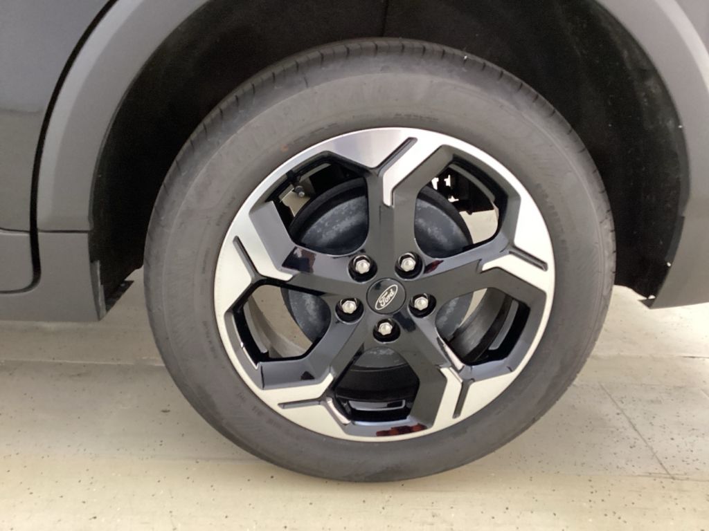 Fahrzeugabbildung Ford Tourneo Courier Active Navi Totwinkelassistent