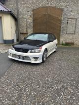 Lexus IS 200 - - Projektfahrzeug - Lexus IS 200 mit Benzin-Antrieb