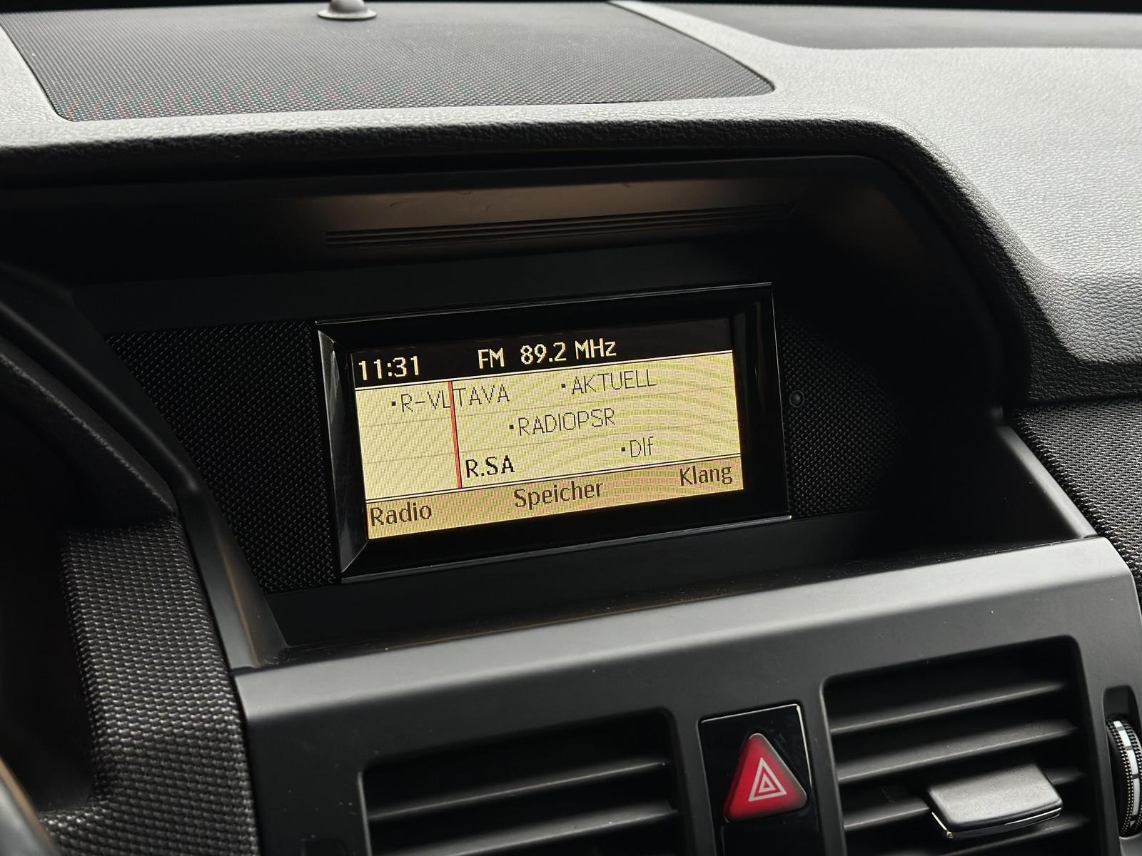 Mercedes-Benz GLK220 2009 — photo 18