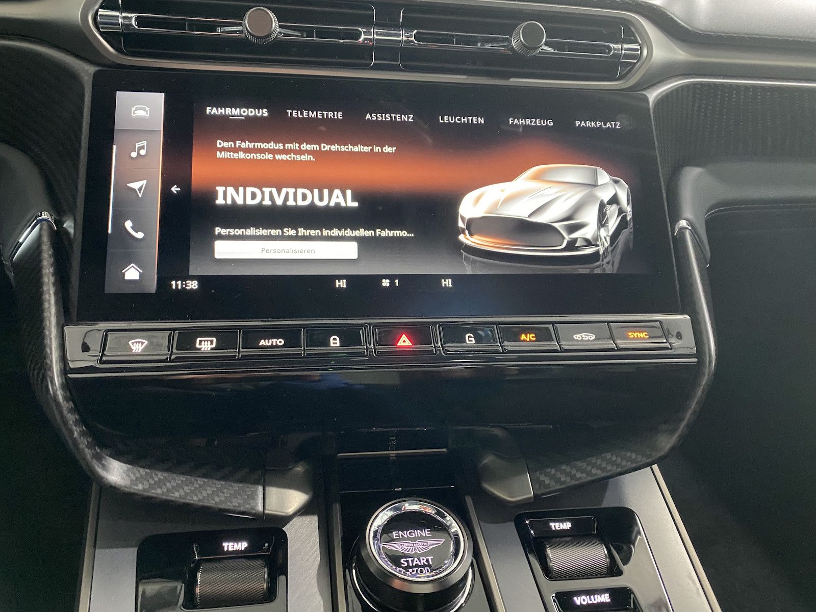 Fahrzeugabbildung Aston Martin Vanquish Q Satin/Carbon/Exhaust-Titan/UPE 50500,