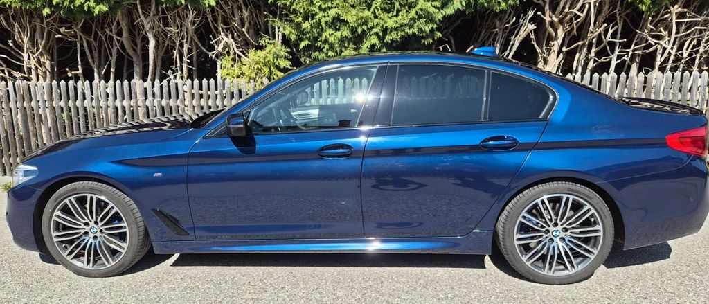 Image of BMW 530