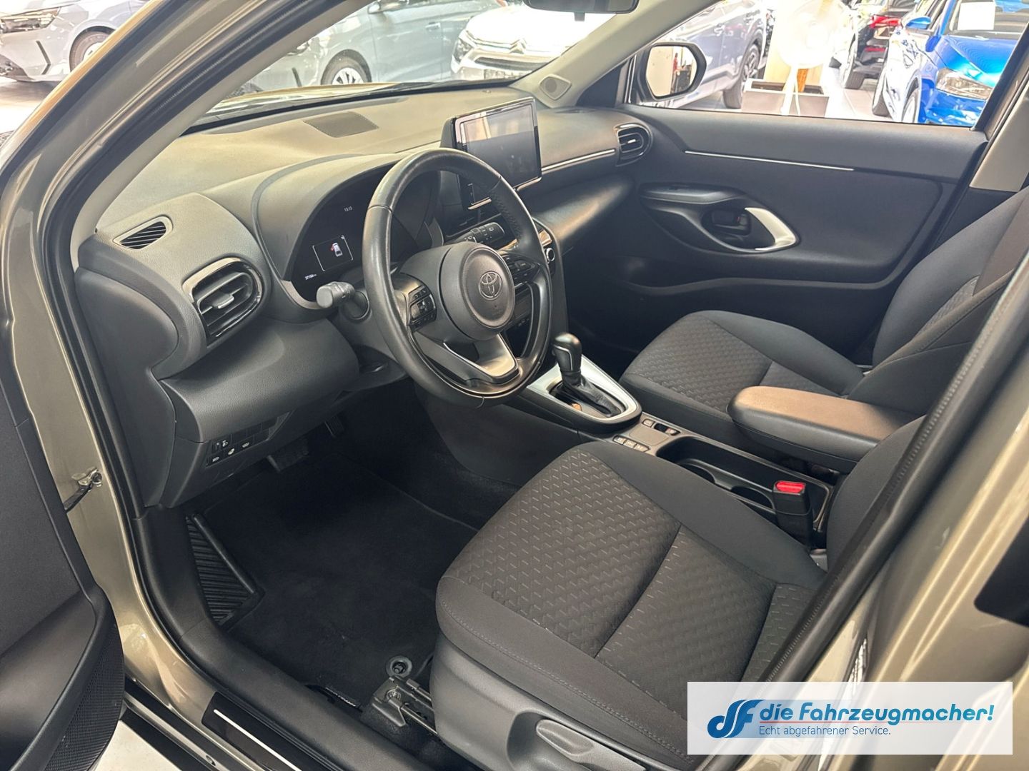 Fahrzeugabbildung Toyota Yaris Cross ACTIVE Hybrid DAB Spurhalteass. Fern