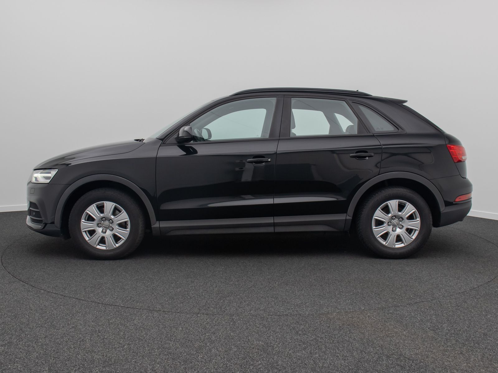 Fahrzeugabbildung Audi Q3 basis Sportsitz Xenon PDC Navi Multilenk Komf