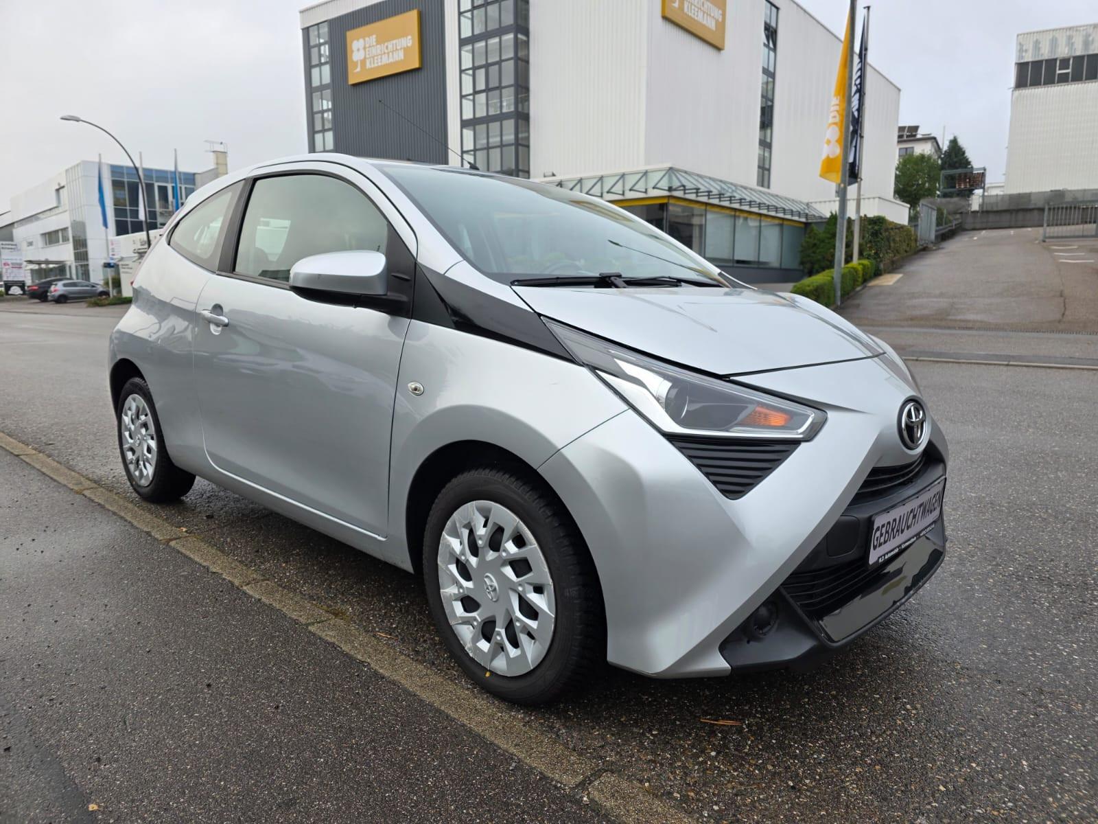 Toyota AYGO x-play*1.Hand*Rückfahrkamera