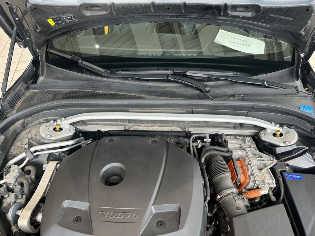 VOLVO XC60 T8 AWD Recharge Polestar Engineered VOLVO XC60 T8 AWD Recharge Polestar Engineered