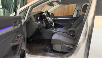Volkswagen Golf - 8
