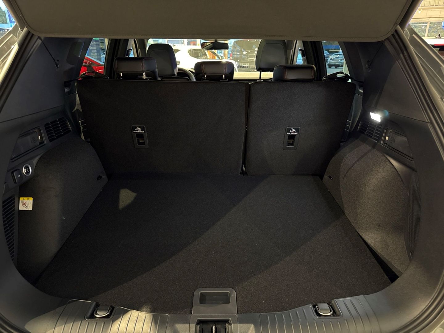 Fahrzeugabbildung Ford Kuga ST-Line X HUD AHK-klappbar El. Panodach Nav