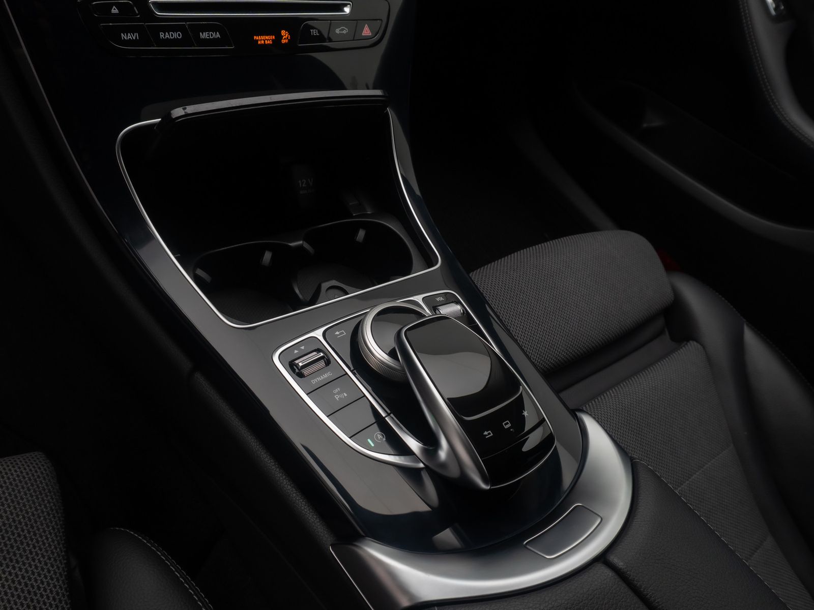 Fahrzeugabbildung Mercedes-Benz C 250 BlueTec PDC AHK Tempomat HiFi LED Businnes
