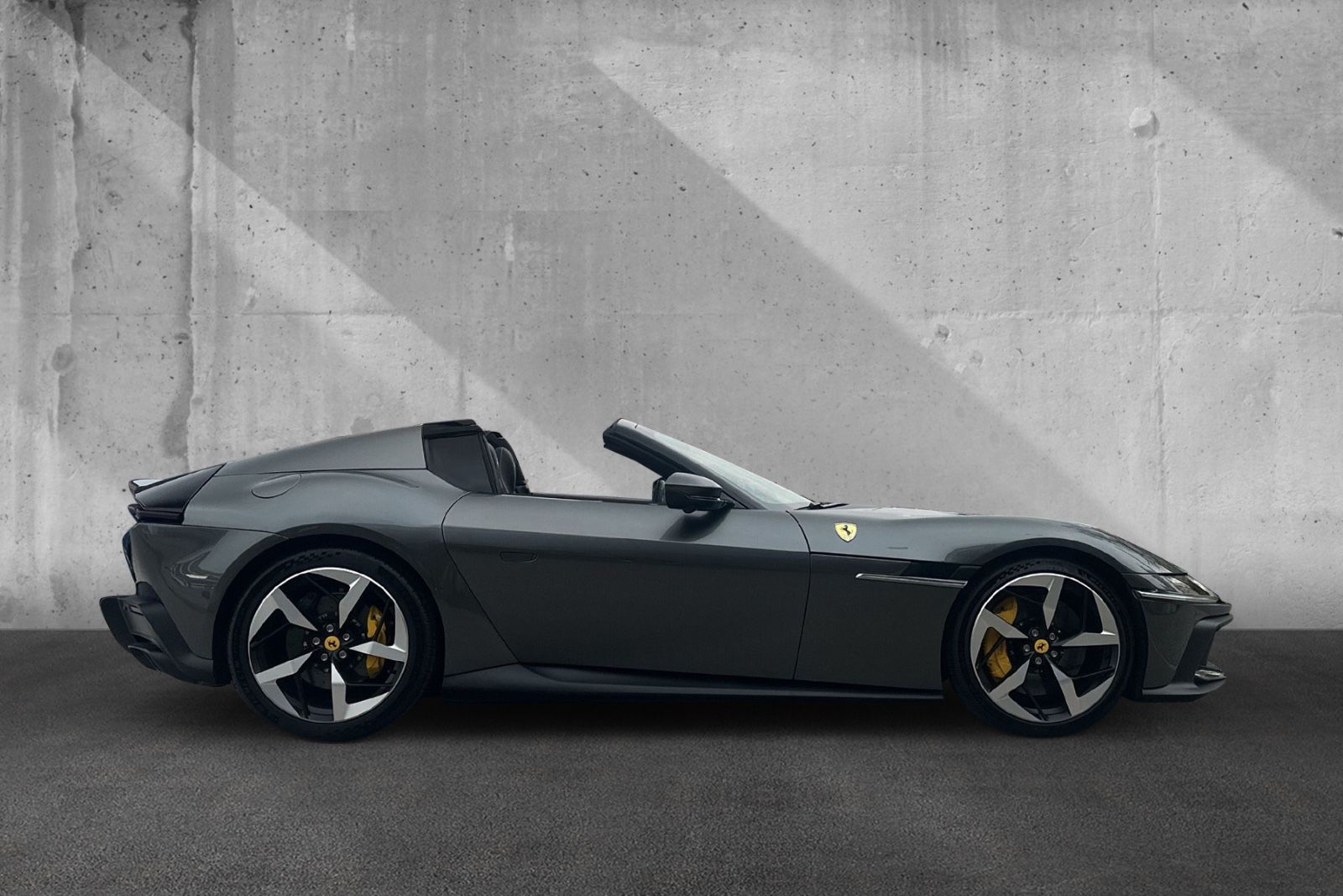 Fahrzeugabbildung Ferrari 12Cilindri Spider*Daytona*Carbon*LED*Lift*2026*