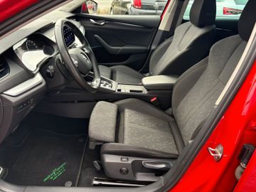 Fahrzeugabbildung SKODA Octavia Combi 2.0 TDI Clever DSG Ergo RFK Temp