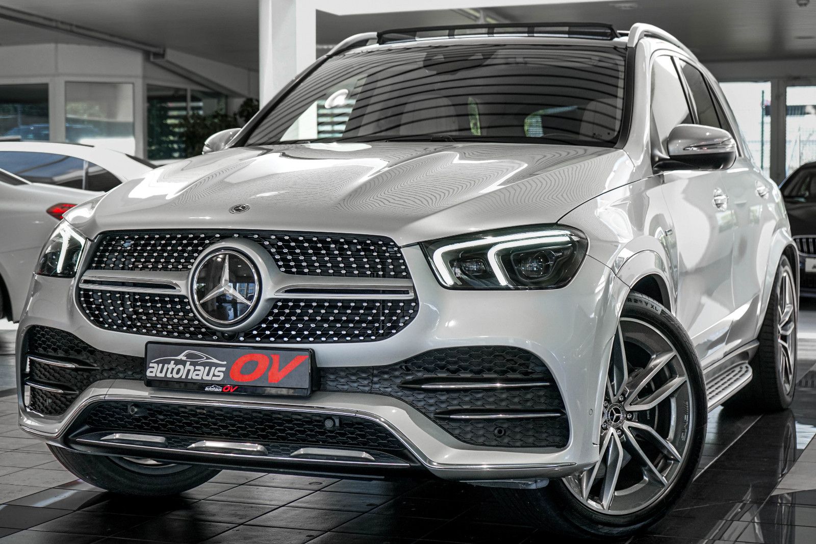 MERCEDES-BENZ GLE 350 de*AMG*Distr*360*Luftfer*Massage*Pano*22