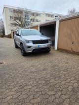 Jeep Grand Cherokee 3.0l V6 MultiJet 184kW Night ... - silberne Jeep Grand Cherokee