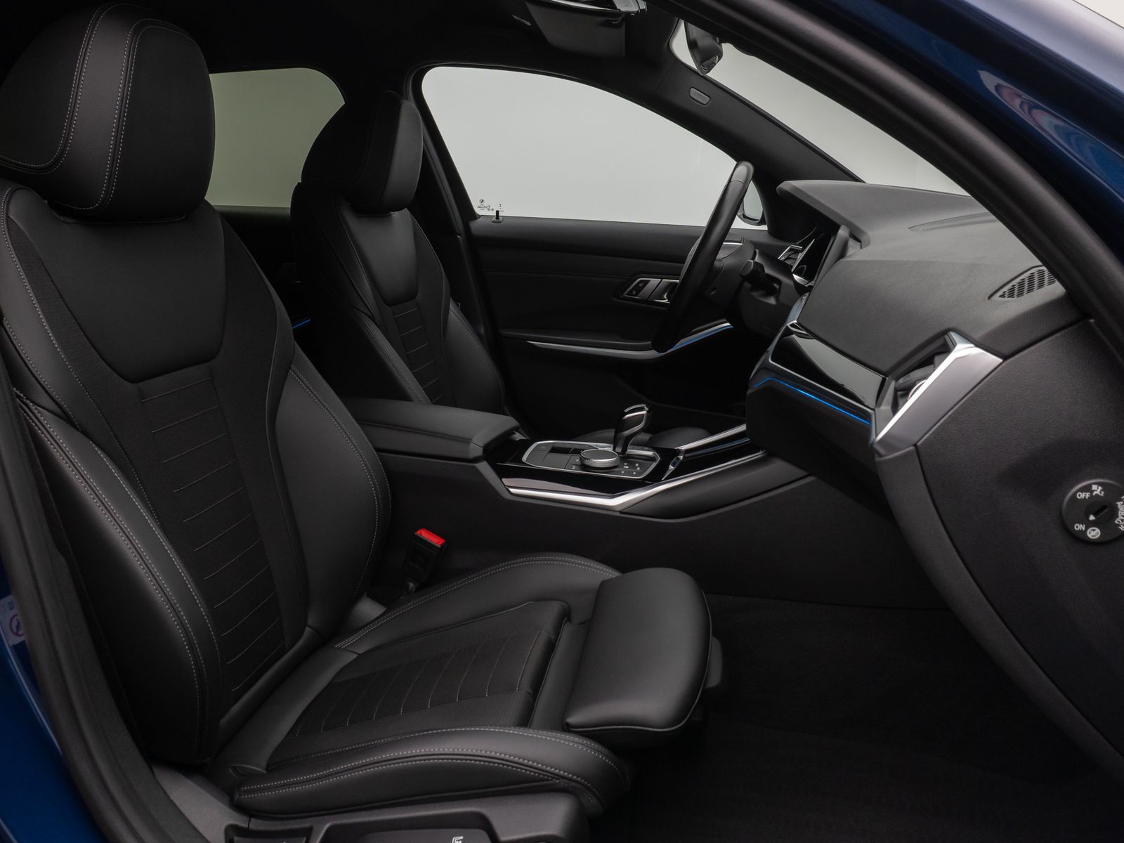 Fahrzeugabbildung BMW 330e Sport Line Kamera Laser HUD DAB Komfort