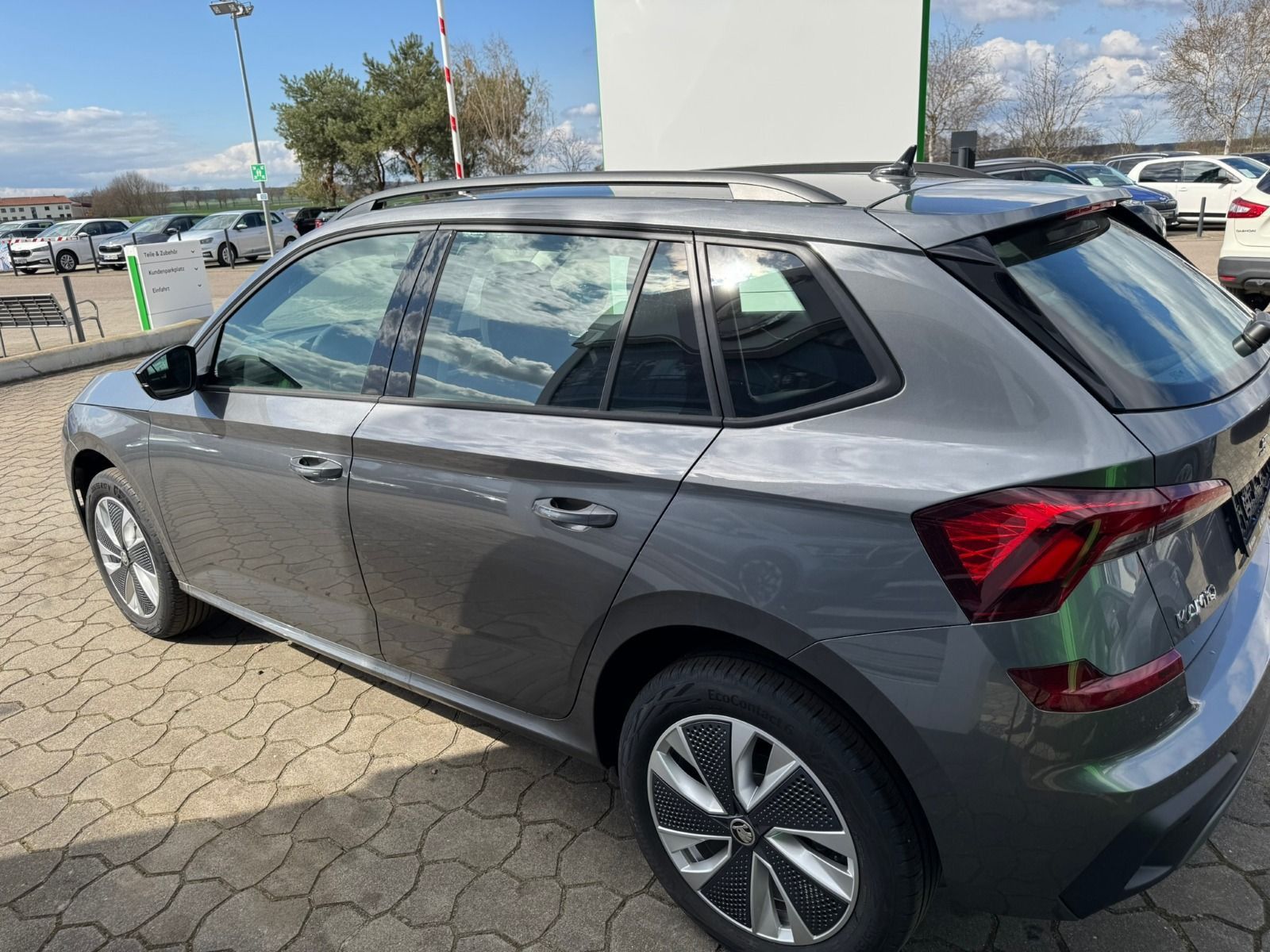 Fahrzeugabbildung SKODA Kamiq 1.0 TSI Selection OPF