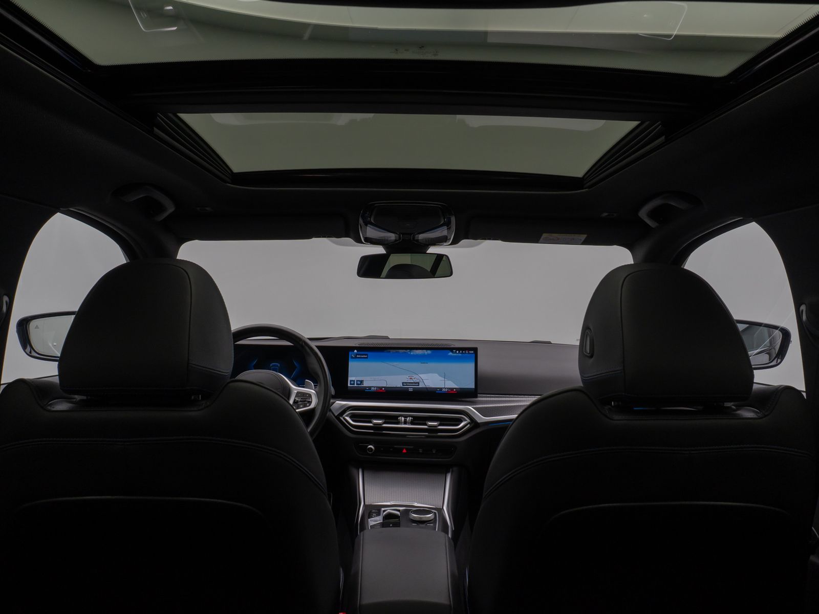 Fahrzeugabbildung BMW 330e xD M Sport Panorama Kamera HUD DAB H/K AHK