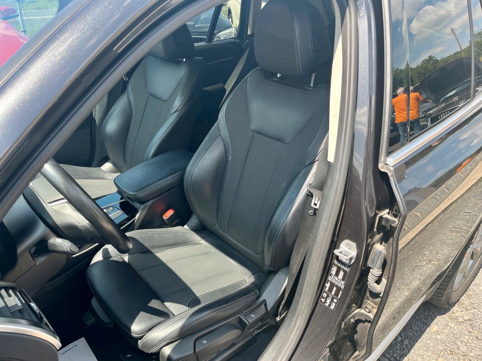 Fahrzeugabbildung BMW X3 xDrive20d xLine Navi LED SPORTSITZE Leder 19"