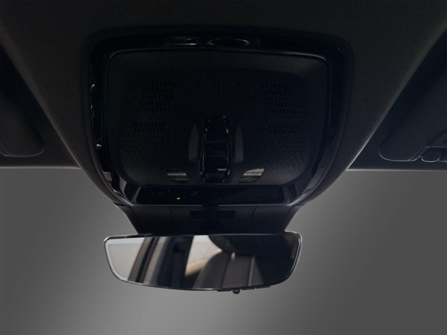 Fahrzeugabbildung Cadillac OPTIQ AWD Studio Edition 1 of 50 inkl. Winterrad