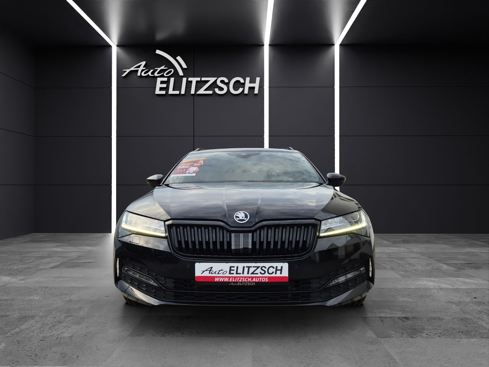 Fahrzeugabbildung SKODA Superb Combi TDI Sportline DSG 4x4 Matrix AHK Na