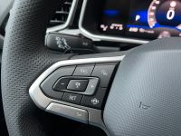 VW T-Roc 1.5 TSI DSG R-Line SHZ NAV AHK KAM 5JGAR bei Autohaus Landmann & Maier OHG