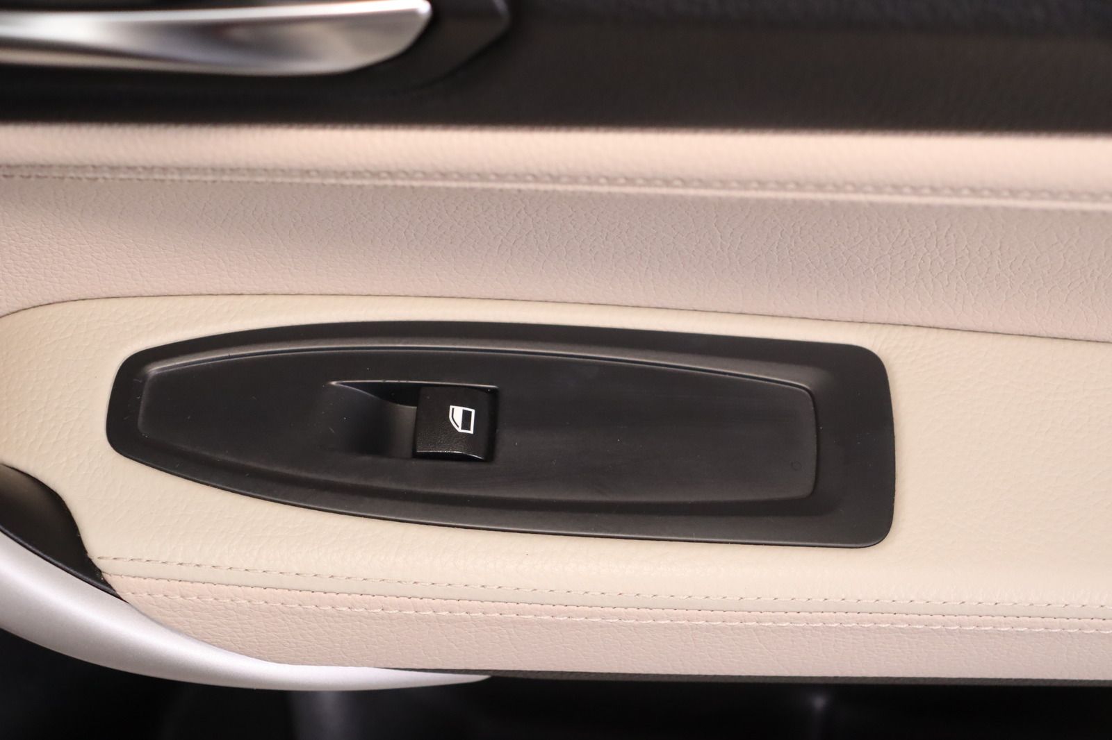 Fahrzeugabbildung BMW 220 i  * Xenon * Navi * Lenkradhzg. * Leder