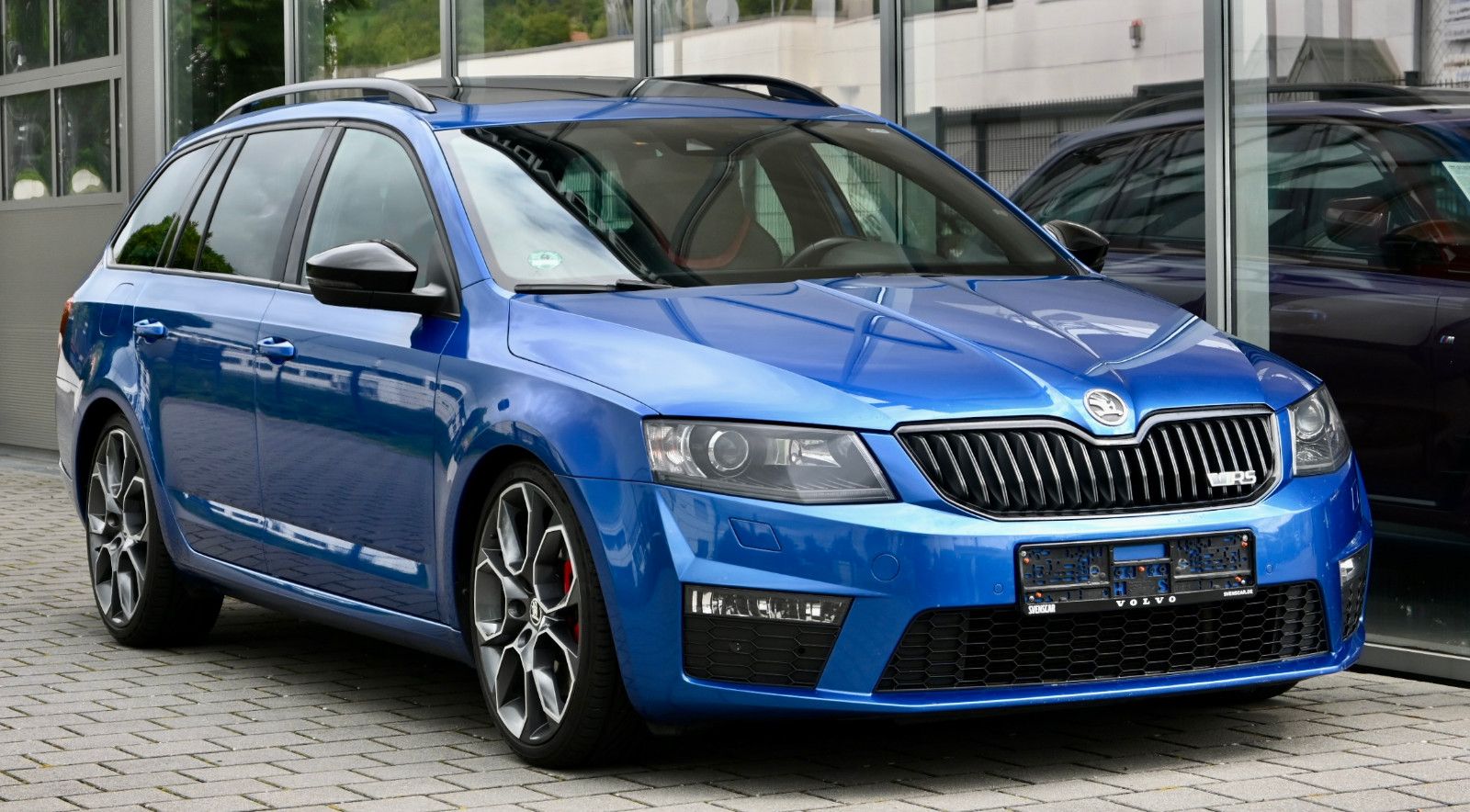 Fahrzeugabbildung SKODA Octavia 2.0 TDI Green tec DSG RS Combi °AHK°STHZ