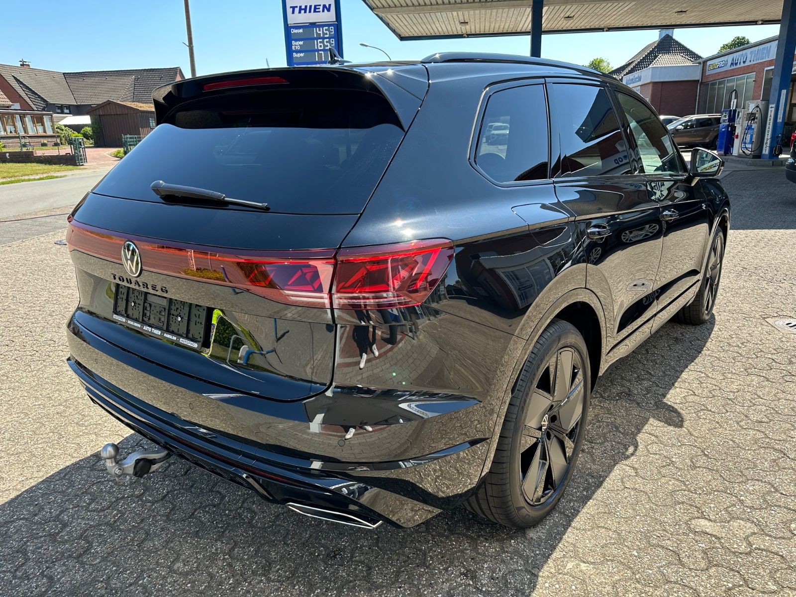 Fahrzeugabbildung Volkswagen Touareg 3.0 TDI 4Motion R-Line Pano/AHK/IQ/Navi