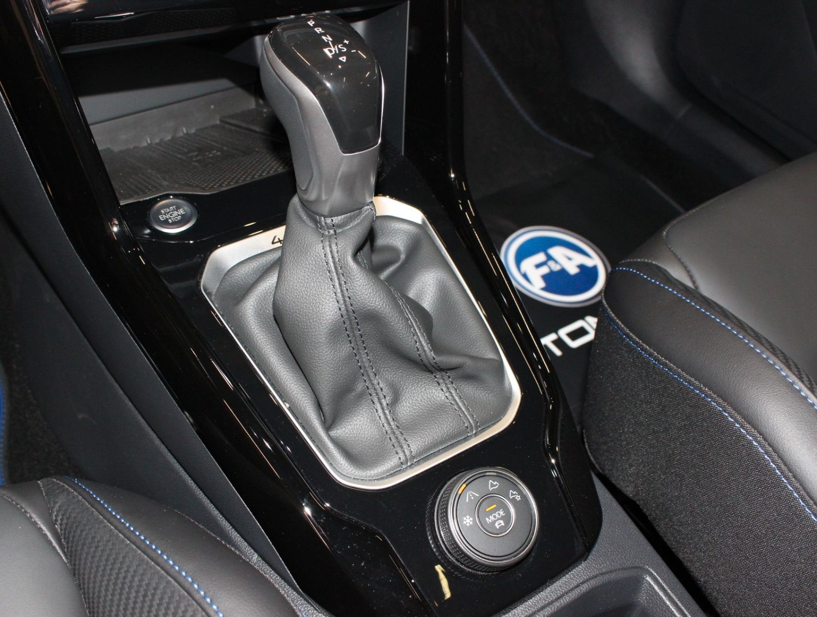 Fahrzeugabbildung Volkswagen T-Roc 2.0 TSI DSG 4MOTION R*NP 68k