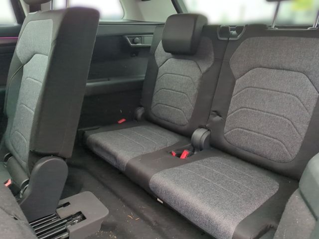 Fahrzeugabbildung SKODA Kodiaq 2.0 TDI DSG 4x4 Clever AHK DCC CANTON 7-S