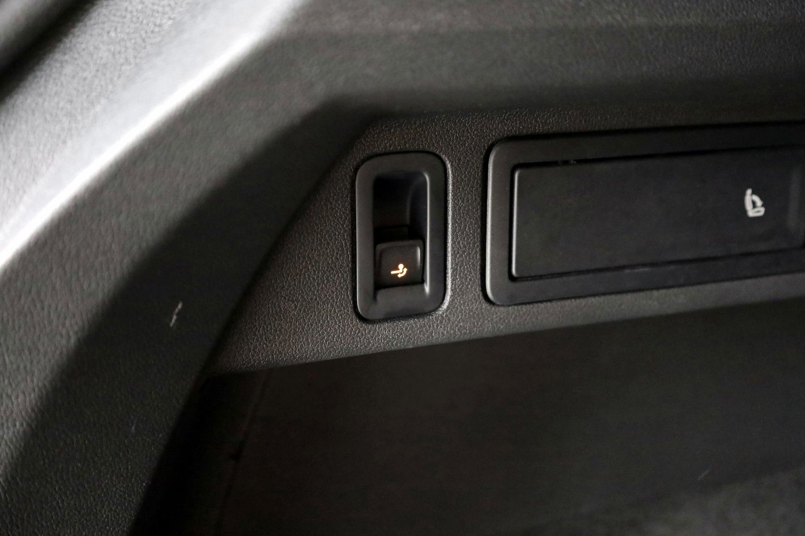 Fahrzeugabbildung Volkswagen Tiguan Highline Alcantara,Navi,LED,Kamera,ACC,SH