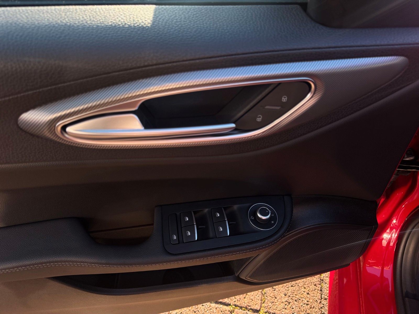 Fahrzeugabbildung Alfa Romeo Giulia Veloce 2.0 280PS Q4 Navi Kamera Memory