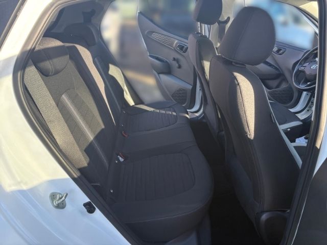 Fahrzeugabbildung Hyundai i10 Edition 30 +CARPLAY+SHZ+TEMPOMAT+RADIO+UVM+