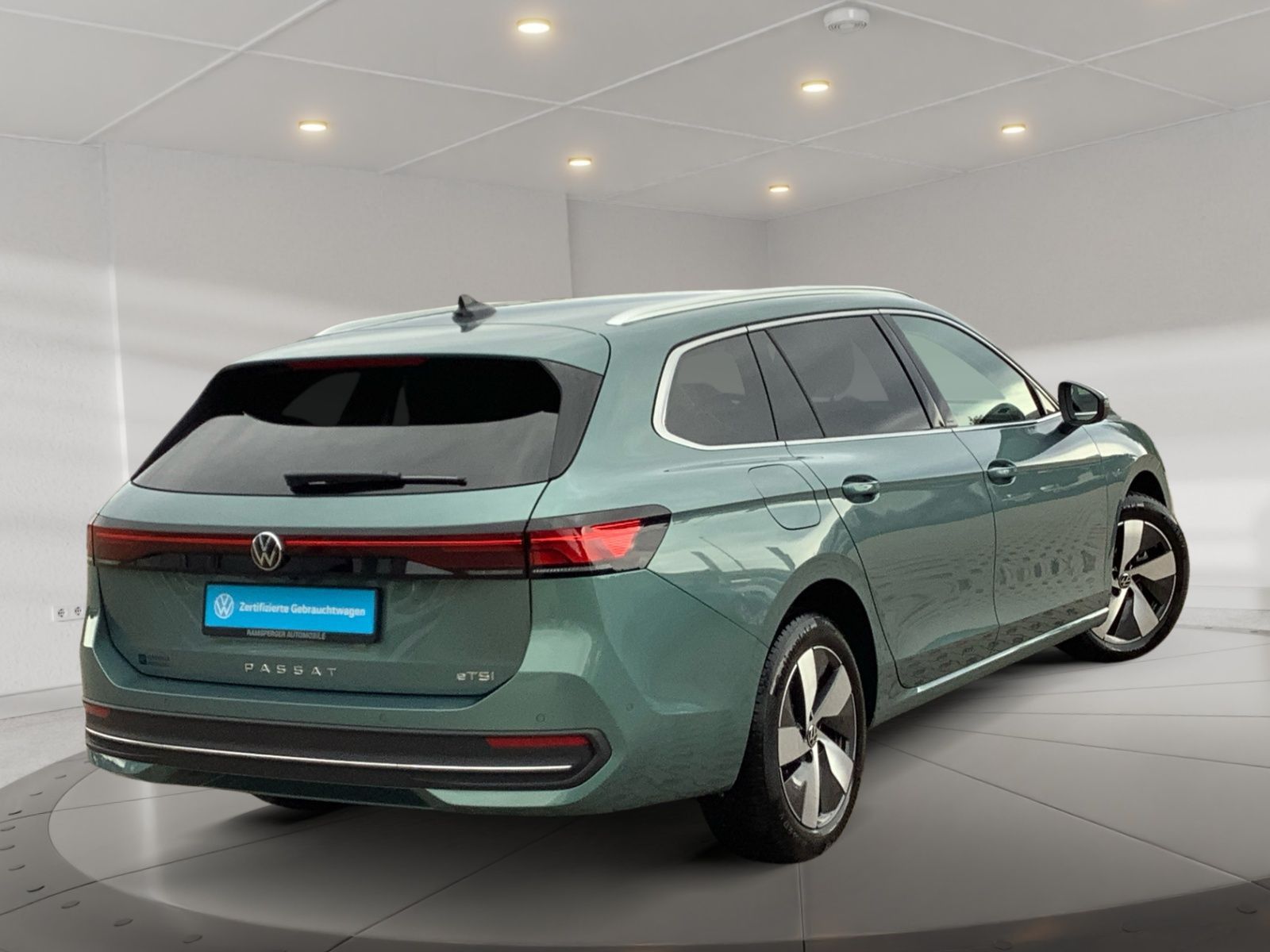 Volkswagen Passat Variant 1.5 TSI DSG Business ACC LED Navi foto 5
