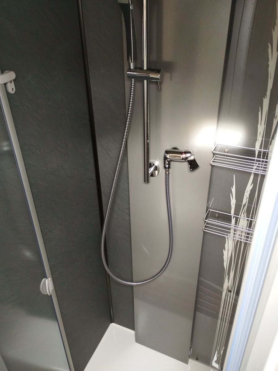 Fahrzeugabbildung Eura Mobil Contura CT 766 EF Luminary Paket, Markise