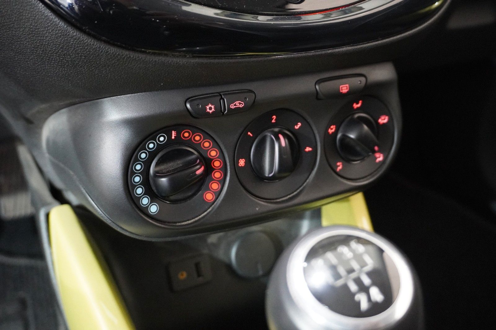 Fahrzeugabbildung Opel Adam 1.2 JAM KLIMA/SPORT/TEMP./USB/CITY/TOUCH