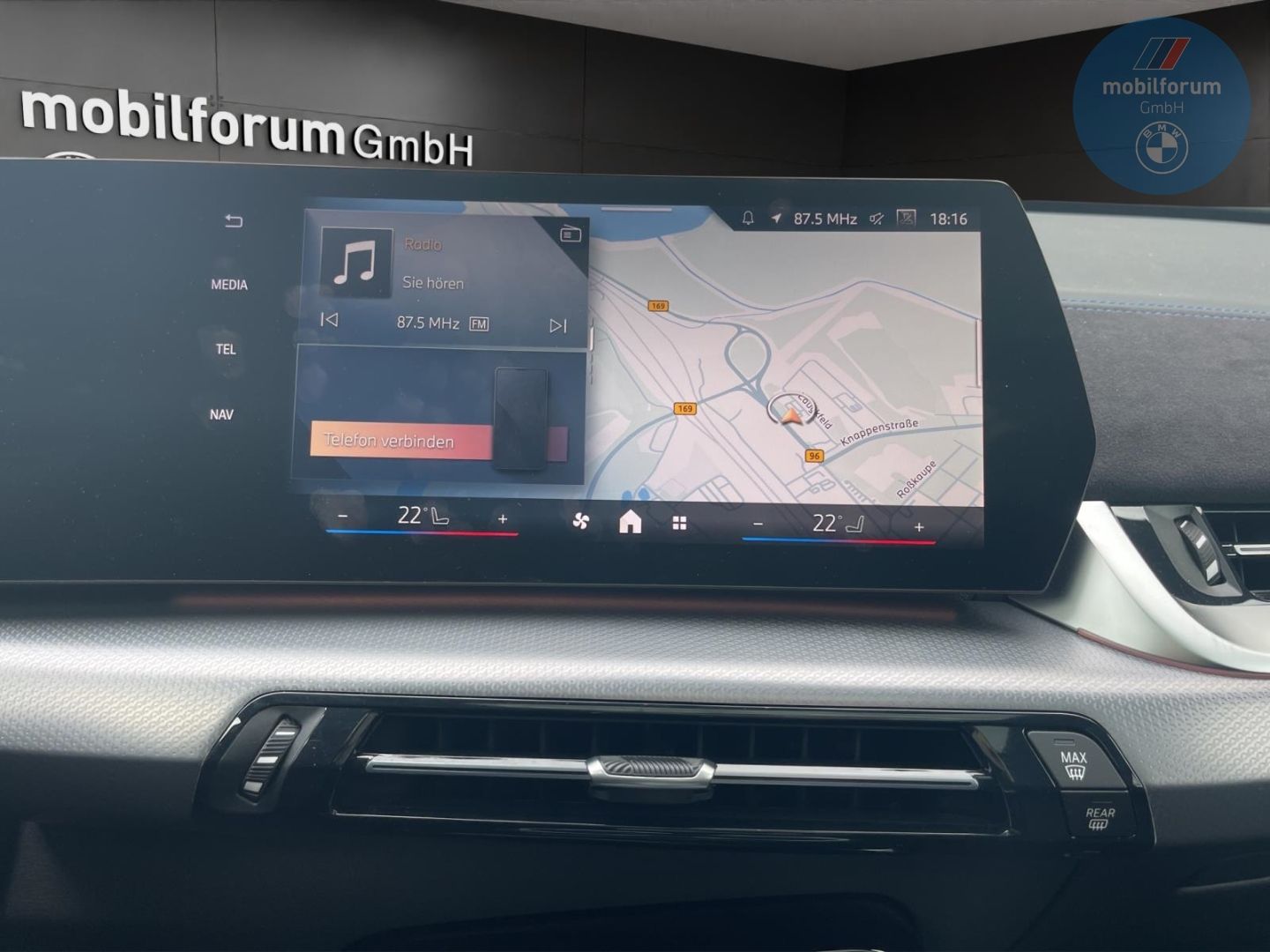 BMW X1 sDrive18i M-SportAHK Panorama Rückfahrkam foto 11