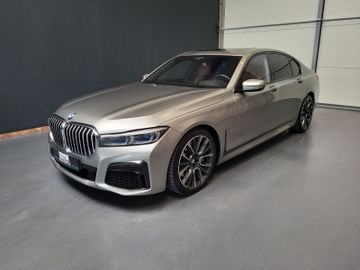 BMW 750 - 1