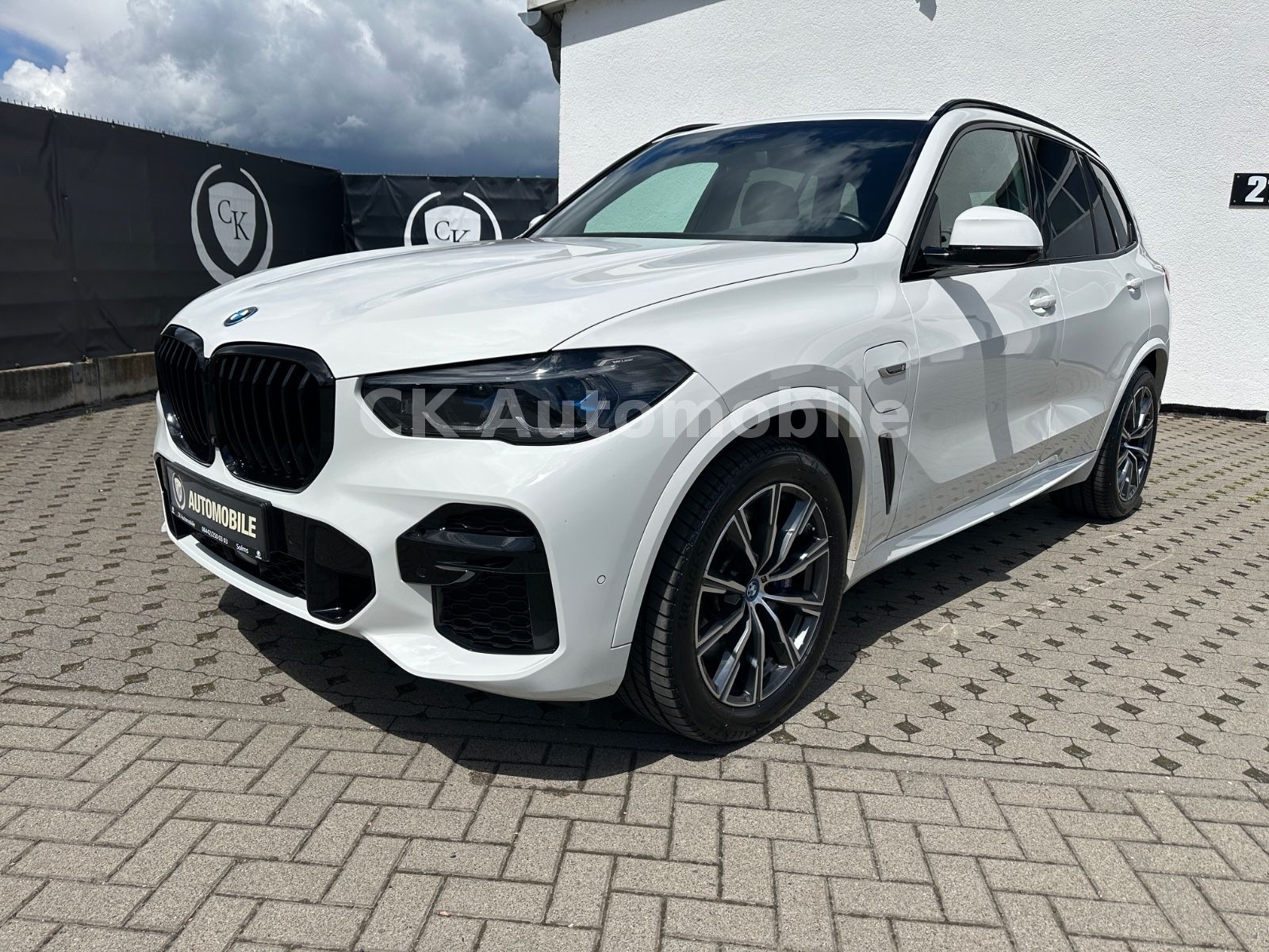 Fahrzeugabbildung BMW X5 xDrive 45 e M Sport/Pano/Laser/Kam360°/AHK