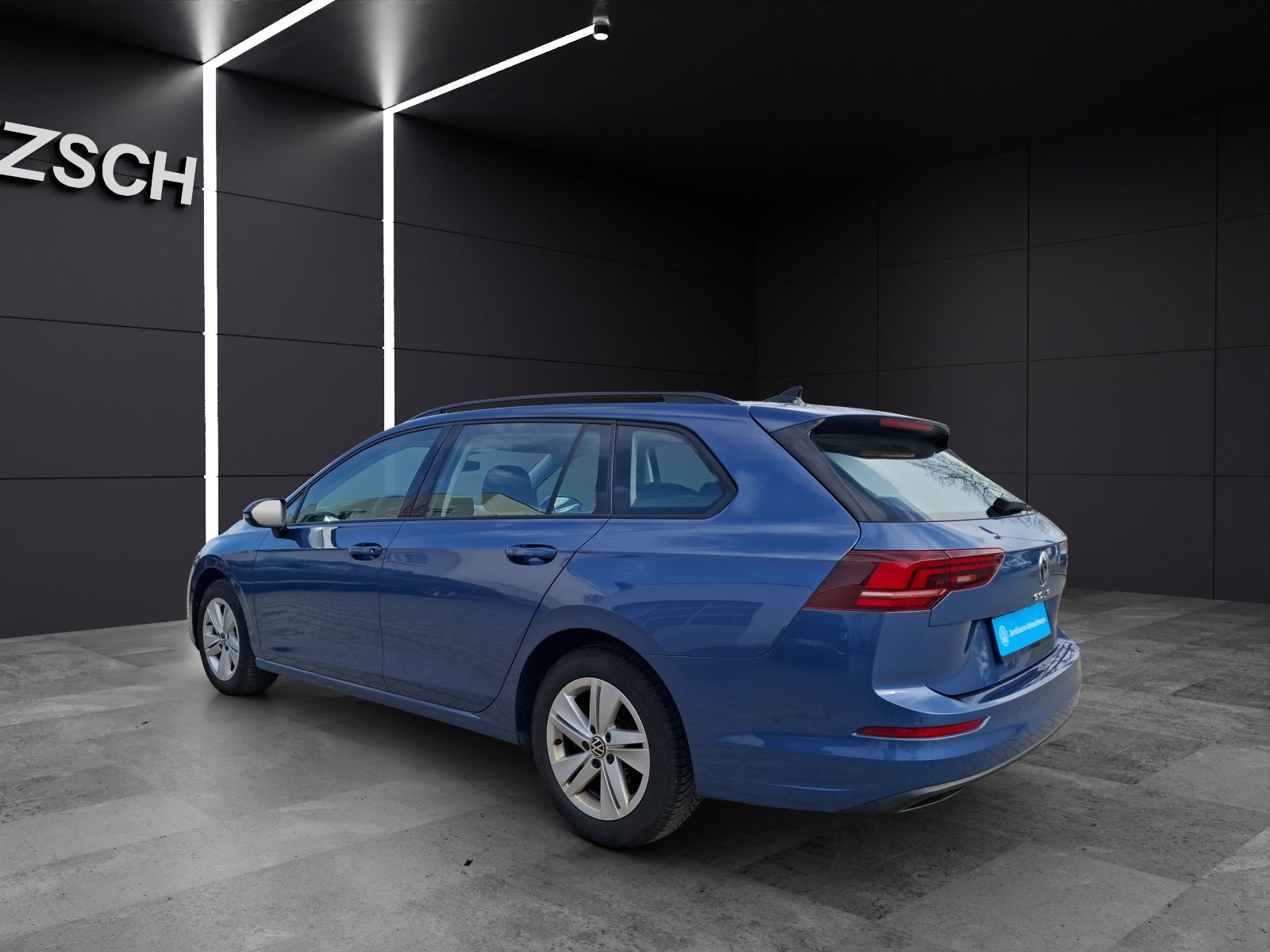 Fahrzeugabbildung Volkswagen Golf VIII Variant TSI Life Standhzg. LED Navi AI