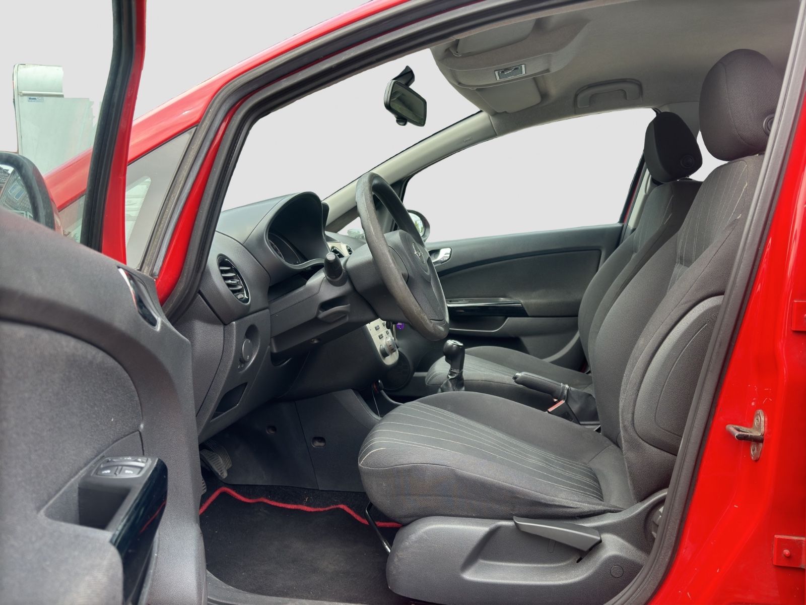 Fahrzeugabbildung Opel Corsa D Edition/Servo/TÜV:10.2026/Fahrradträger/